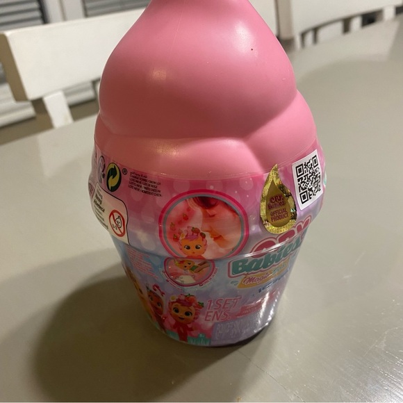 Cry Babies Magic Tears Icy World Mystery Doll - Picture 5 of 5